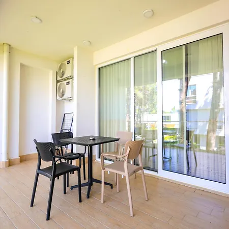Sanpietro Vacation Apartments Durres Exterior photo